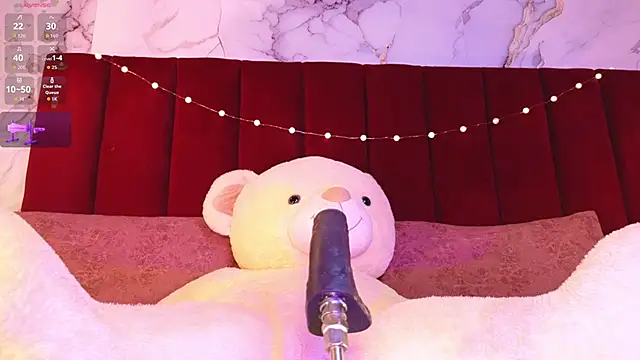 Snapshot of PrincePoppy chatting on November 21, 8:41 pm PrincePoppy online show from November 21, 8:41 pm