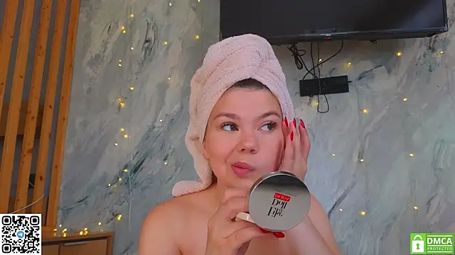 Snapshot of miss_bubbles_ chatting on July 17, 2:09 am miss bubbles online show from July 17, 2:09 am
