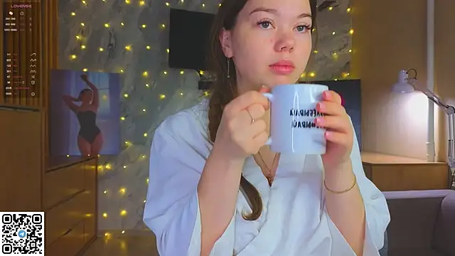 miss bubbles  online show from December 17, 1:21 am