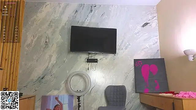 Snapshot of miss_bubbles_ chatting on November 22, 12:43 am miss bubbles online show from November 22, 12:43 am