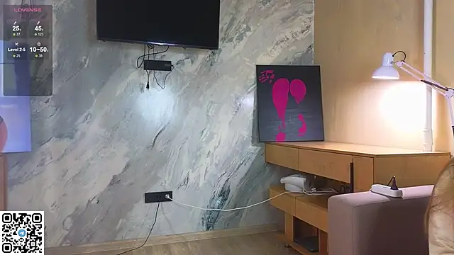 Snapshot of miss_bubbles_ chatting on November 4, 12:25 am miss bubbles online show from November 4, 12:25 am