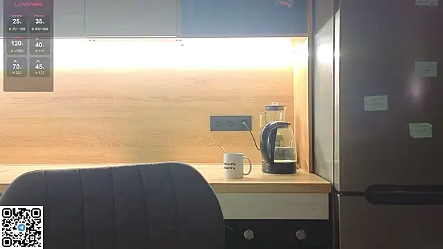 Snapshot of miss_bubbles_ chatting on October 21, 12:21 am miss bubbles online show from October 21, 12:21 am