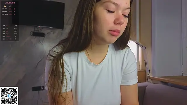 Snapshot of miss_bubbles_ chatting on November 25, 12:00 am miss bubbles online show from November 25, 12:00 am