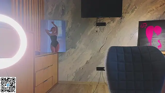 Snapshot of miss_bubbles_ chatting on November 8, 2:37 am miss bubbles online show from November 8, 2:37 am