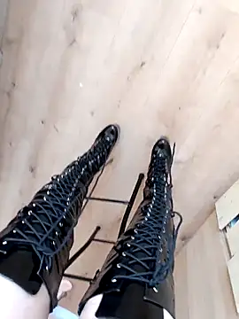 Snapshot of Teafeet chatting on February 8, 1:42 pm Teafeet online show from February 8, 1:42 pm