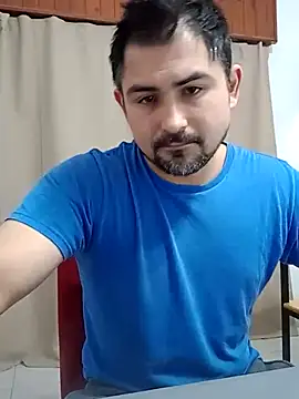 Snapshot of Bradd_32 chatting on July 16, 11:29 am Bradd 32 online show from July 16, 11:29 am
