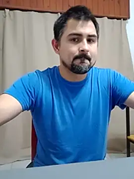 Snapshot of Bradd_32 chatting on July 23, 2:53 am Bradd 32 online show from July 23, 2:53 am