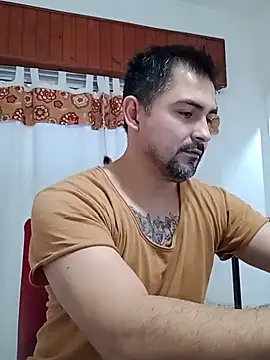 Snapshot of Bradd_32 chatting on June 26, 11:49 am Bradd 32 online show from June 26, 11:49 am