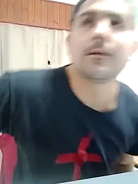 Snapshot of Bradd_32 chatting on July 5, 6:04 pm Bradd 32 online show from July 5, 6:04 pm