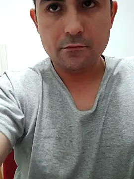 Bradd 32 online show from May 8, 11:36 am