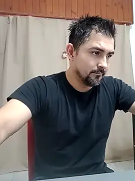Snapshot of Bradd_32 chatting on July 18, 5:10 pm Bradd 32 online show from July 18, 5:10 pm