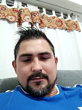 Snapshot of Bradd_32 chatting on September 28, 10:39 pm Bradd 32 online show from September 28, 10:39 pm