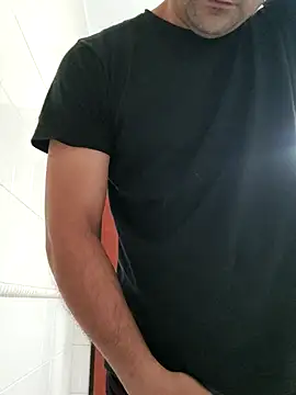 Snapshot of Bradd_32 chatting on February 28, 12:16 pm Bradd 32 online show from February 28, 12:16 pm