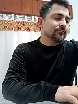Snapshot of Bradd_32 chatting on June 29, 11:54 am Bradd 32 online show from June 29, 11:54 am