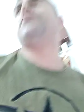 Bradd 32 online show from April 21, 12:23 pm