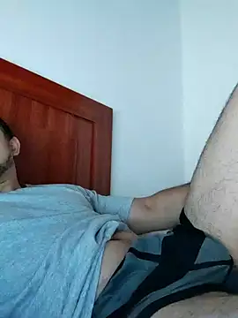 Snapshot of Bradd_32 chatting on November 30, 6:52 pm Bradd 32 online show from November 30, 6:52 pm