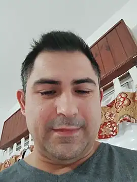 Bradd 32 online show from May 12, 11:27 am