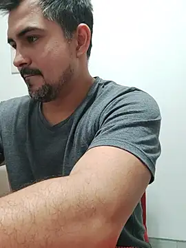 Bradd 32 online show from May 25, 5:18 am