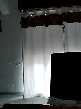 Snapshot of Bradd_32 chatting on October 24, 4:50 pm Bradd 32 online show from October 24, 4:50 pm