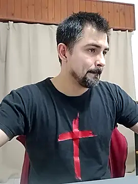 Snapshot of Bradd_32 chatting on July 22, 2:35 am Bradd 32 online show from July 22, 2:35 am