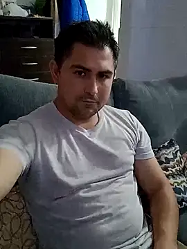 Bradd 32 online show from May 16, 2:21 am