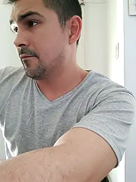 Snapshot of Bradd_32 chatting on September 14, 6:30 pm Bradd 32 online show from September 14, 6:30 pm