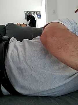 Snapshot of Bradd_32 chatting on November 17, 4:55 pm Bradd 32 online show from November 17, 4:55 pm