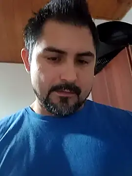 Snapshot of Bradd_32 chatting on July 24, 2:51 am Bradd 32 online show from July 24, 2:51 am