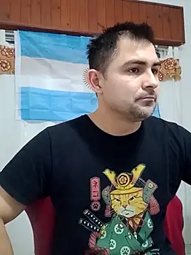 Snapshot of Bradd_32 chatting on June 18, 11:37 am Bradd 32 online show from June 18, 11:37 am