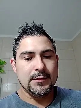 Bradd 32 online show from May 21, 12:02 pm
