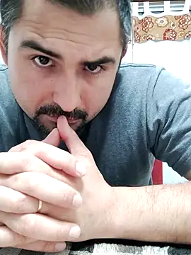 Snapshot of Bradd_32 chatting on November 9, 2:26 am Bradd 32 online show from November 9, 2:26 am