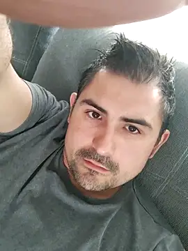 Snapshot of Bradd_32 chatting on October 20, 4:40 pm Bradd 32 online show from October 20, 4:40 pm