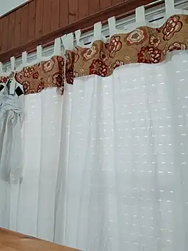 Snapshot of Bradd_32 chatting on February 22, 5:25 pm Bradd 32 online show from February 22, 5:25 pm