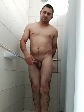 Snapshot of Bradd_32 chatting on December 3, 5:12 pm Bradd 32 online show from December 3, 5:12 pm