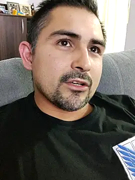 Snapshot of Bradd_32 chatting on January 11, 5:36 am Bradd 32 online show from January 11, 5:36 am