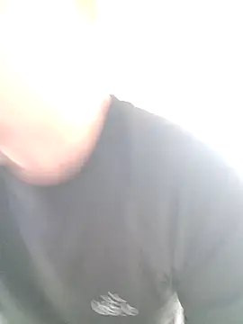 Snapshot of Bradd_32 chatting on October 30, 4:15 pm Bradd 32 online show from October 30, 4:15 pm