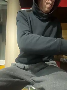 adiluci1 online show from October 20, 5:35 pm