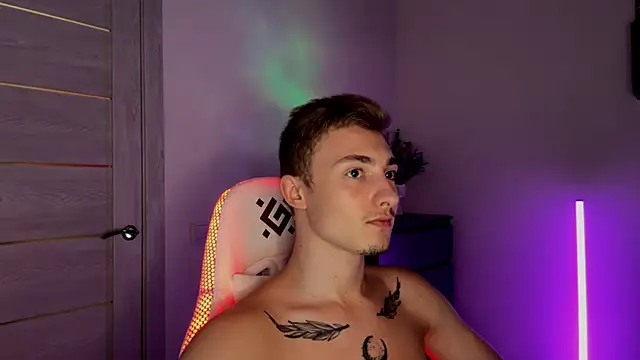 Artur  Skott online show from November 10, 7:08 pm