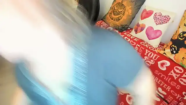 MildMature online show from October 29, 1:04 am