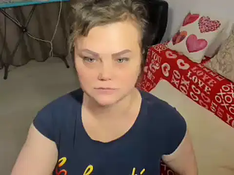 Snapshot of MildMature chatting on December 12, 9:48 pm MildMature online show from December 12, 9:48 pm