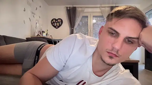 Sweetbooy90 online show from November 15, 2:10 pm