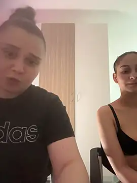 FemmeAffair online show from April 1, 8:06 pm