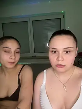 FemmeAffair online show from March 4, 9:11 pm