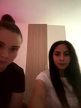 Snapshot of FemmeAffair chatting on October 19, 7:16 pm FemmeAffair online show from October 19, 7:16 pm