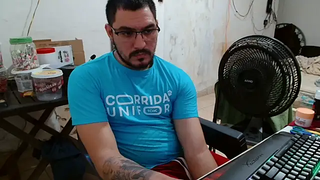 Snapshot of Leonino231 chatting on November 17, 6:01 pm Leonino231 online show from November 17, 6:01 pm