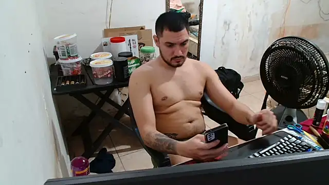 Snapshot of Leonino231 chatting on November 8, 7:39 pm Leonino231 online show from November 8, 7:39 pm