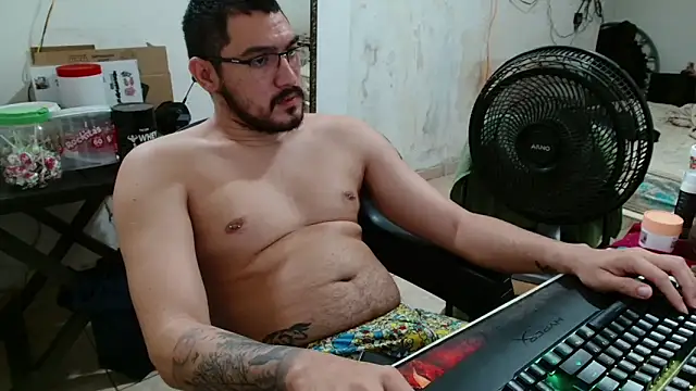 Snapshot of Leonino231 chatting on November 23, 4:50 pm Leonino231 online show from November 23, 4:50 pm