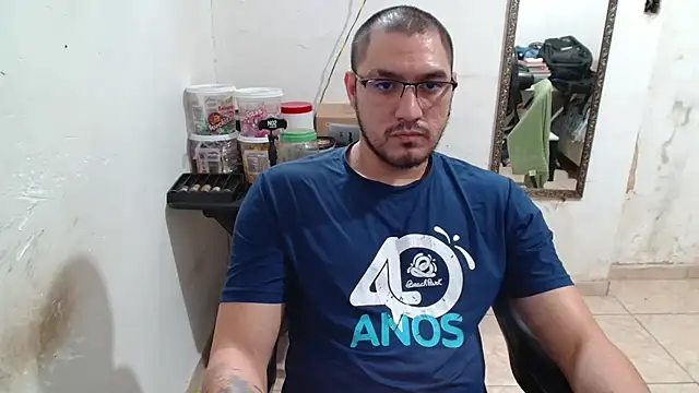 Snapshot of Leonino231 chatting on October 2, 11:57 am Leonino231 online show from October 2, 11:57 am
