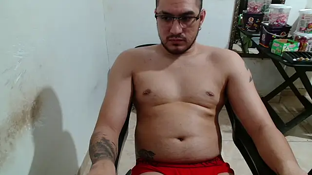 Snapshot of Leonino231 chatting on September 30, 8:04 pm Leonino231 online show from September 30, 8:04 pm