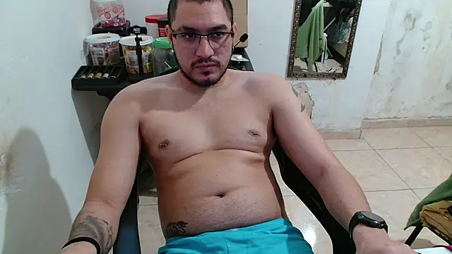 Snapshot of Leonino231 chatting on October 5, 6:09 pm Leonino231 online show from October 5, 6:09 pm
